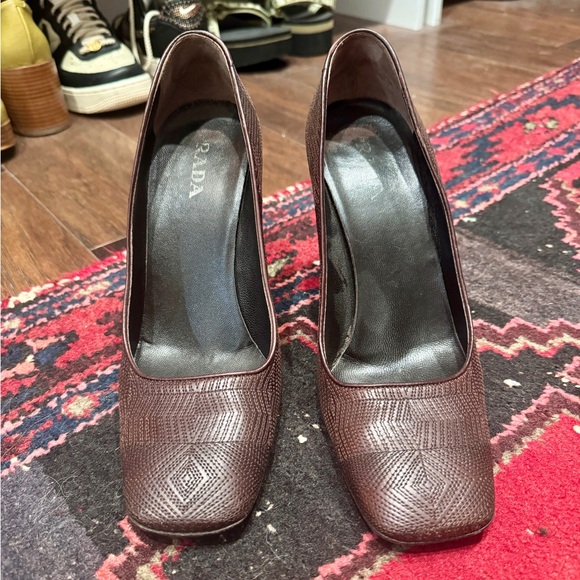 Prada brown leather heels - Picture 2 of 7